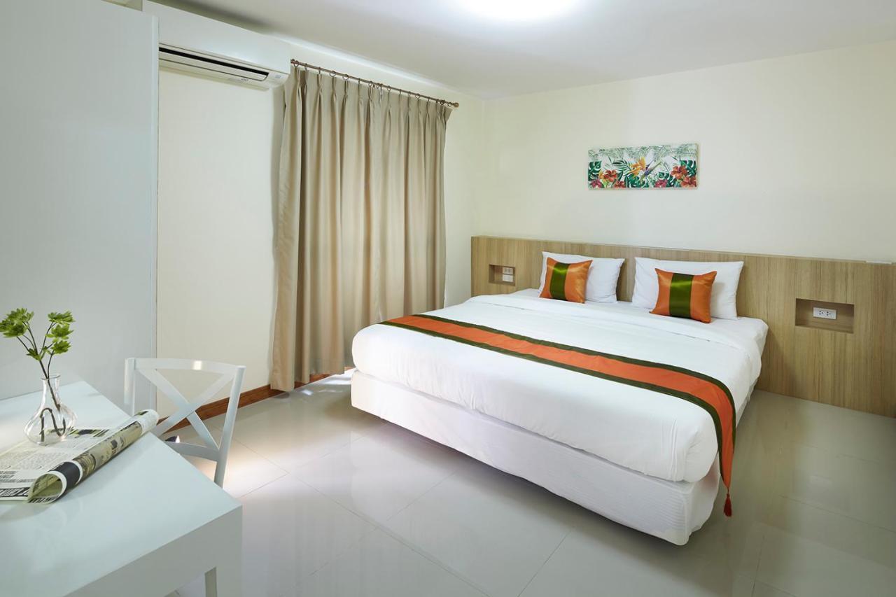 The Plimplace Hotel Bangkok Exterior photo